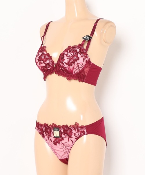 Sanei ブラジャー ショーツセット 「美谷間＆丸胸を叶える！ナチュ盛り