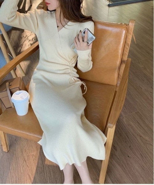 Dream garden（ドリームガーデン） ワンピース Vネックスリット ニット