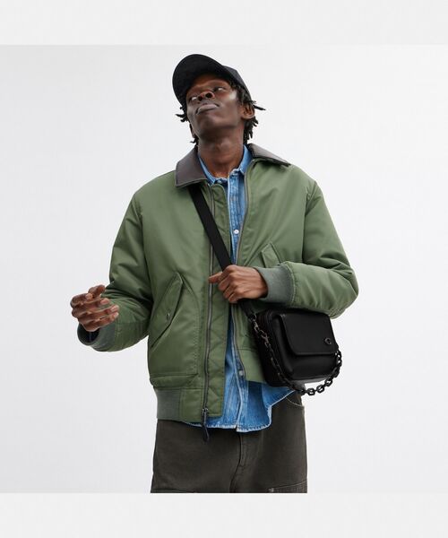 チャーターフラップ クロスボディ 24・シグネチャーキャンバス COACH｜【公式】チャーター フラップ クロスボディ 24
