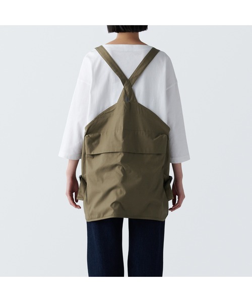 無印良品（MUJI） 燃えにくい素材を使ったアウトドアエプロン