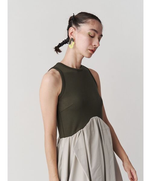   アシメトリック スリーブレス ワンピース UN3D. ワンピース CURVE LINE TUCK SLEEVELESS OP / カーブ