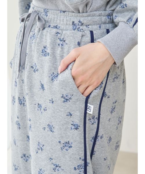 【新品未開封】SNIDEL UVカットスウェットタイトスカート　FLOWER 0 新品未使用】SNIDEL♡UVカットスウェットタイトスカート 0