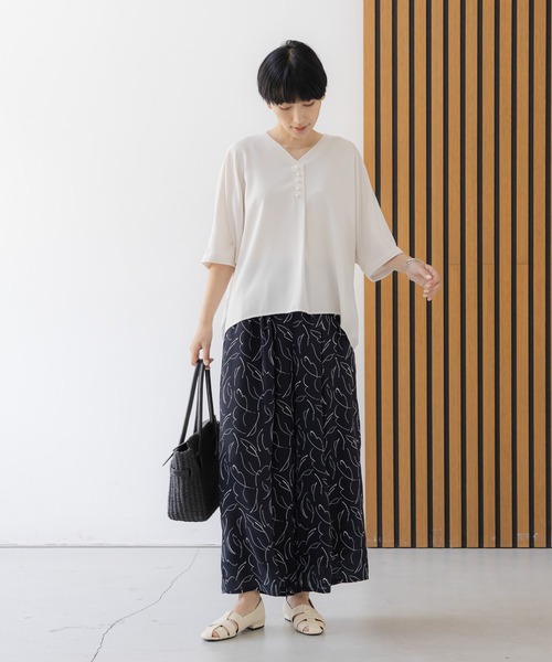 ブラウス シャツ 「UV・防シワ・接触冷感」サラサラリラクシーVネックプルオーバー/656790 レディースの画像