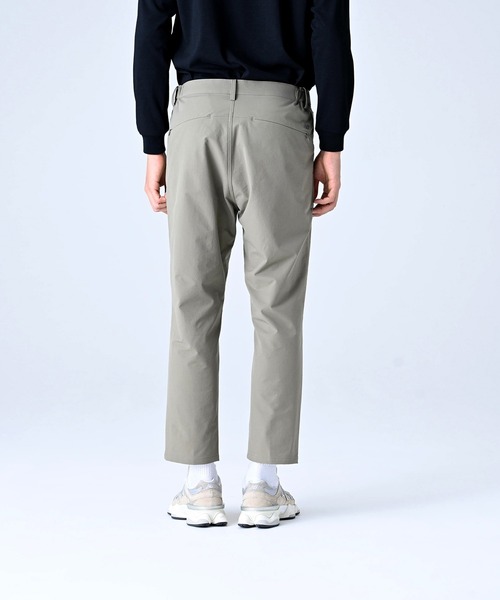 New Balance MET24 グレー パンツスーツ上下