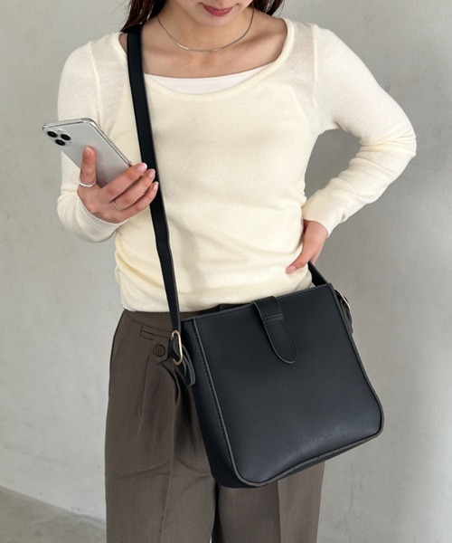 ショルダーバッグ バッグ フラップベルトデザイン PUスクエア