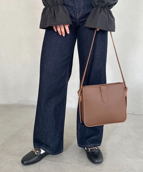 ショルダーバッグ バッグ フラップベルトデザイン PUスクエア