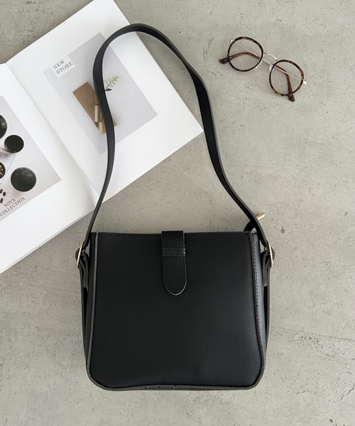 ショルダーバッグ バッグ フラップベルトデザイン PUスクエア