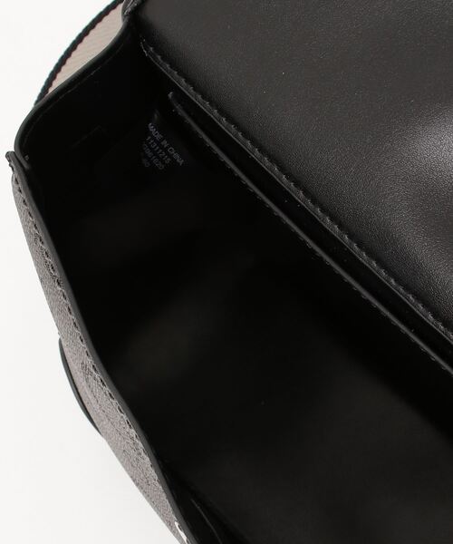 GUESS（ゲス） ショルダーバッグ バッグ NICHOLE Flap Crossbody