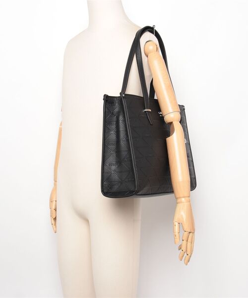 トートバッグ FINNEAS Carryall トートバッグ レディース