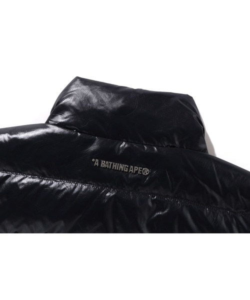 ダウンジャケット ダウン LINE CAMO DEBOSSED REGULAR FIT DOWN JACKET メンズの画像