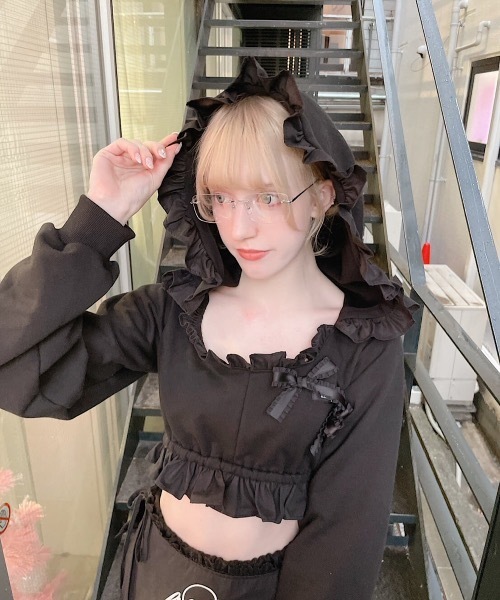 lilLilly（リルリリー） パーカー フリルスウェットパーカー