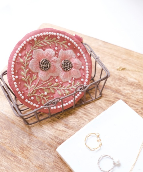 ポーチ ハンドメイド フラワーモチーフ 北欧風 花模様 刺繍キーポーチ