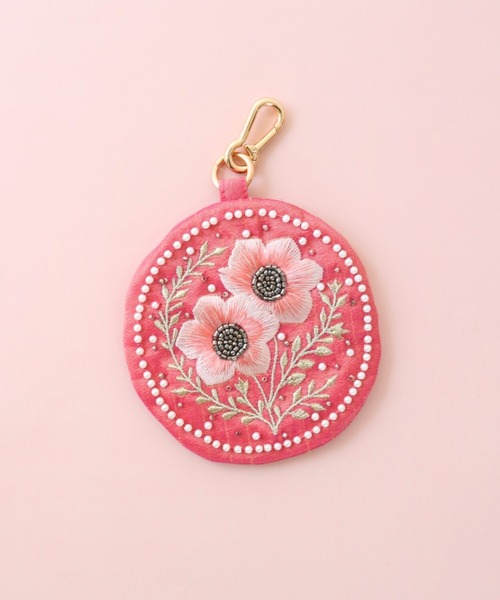 ポーチ ハンドメイド フラワーモチーフ 北欧風 花模様 刺繍キーポーチ
