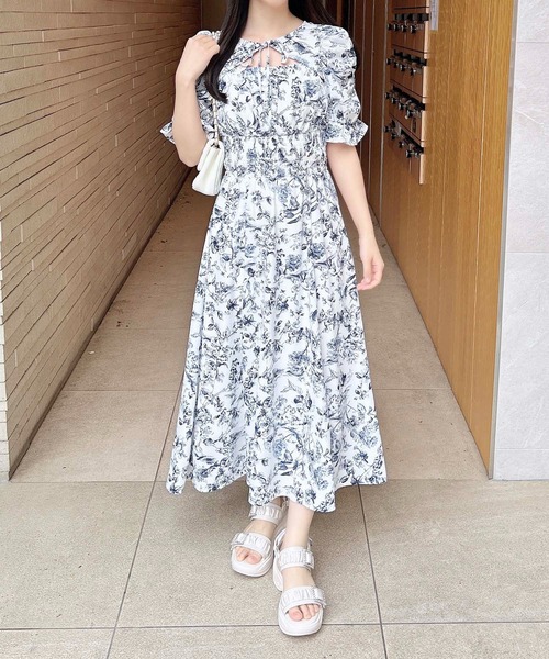 【新品未使用】INGNI ワンピース　花柄　Mサイズ INGNI ワンピース レディース 肩開きフリル花柄シフォン