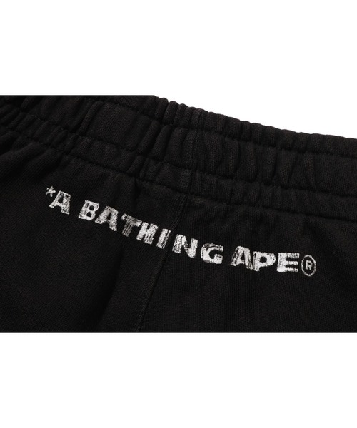 パンツ HEAVY WASH HAND DRAW FOOTBALL LOGO RELAXED FIT SWEAT SHORTS メンズの画像