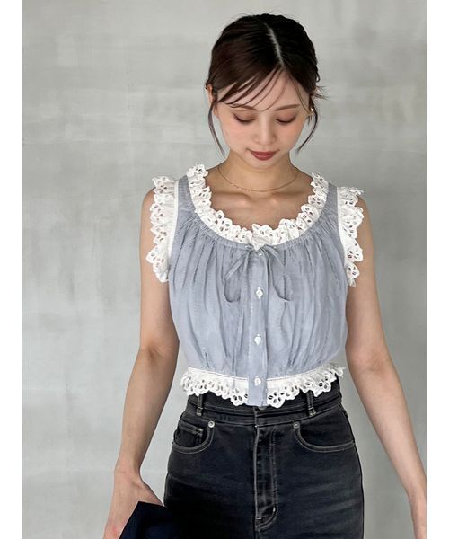 アイボリー 白　フリル袖 シャツ　34 S コットン　綿100% SNIDEL ブラウス シャツ クロップドコットンフリルブラウス