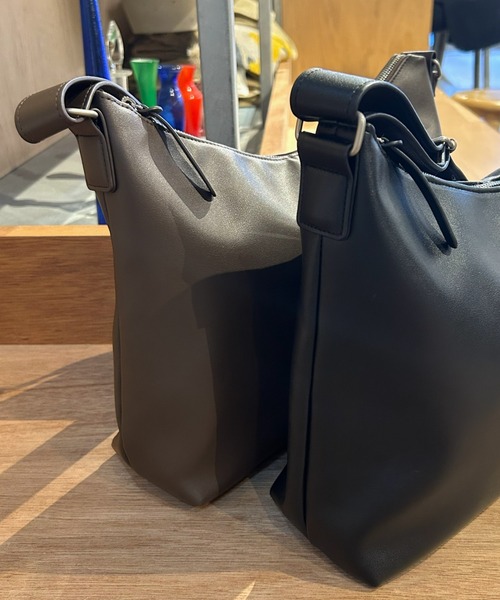 B.R.U ショルダーバッグ フェイクレザー2WAYショルダーバッグ メンズ