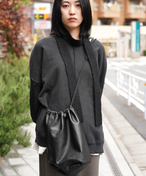 bukht（ブフト） ショルダーバッグ LEATHER EFFECT BAG LARGE レザー