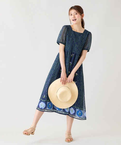 ローズティアラ　フラワープリントワンピース　ダークブルー42 新品タグ付き Rose Tiara（ローズティアラ） ワンピース 夏 半袖 フラワープリント