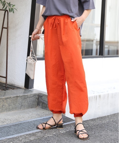 ad thie（アドティエ） パンツ タック ワッシャー加工 カラージョガー