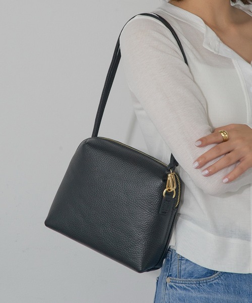 AULENTTI（オウレンティ） ショルダーバッグ バッグ 「AULENTTI