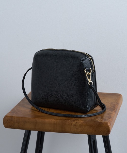 AULENTTI（オウレンティ） ショルダーバッグ バッグ 「AULENTTI