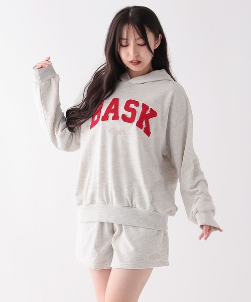 repipi armario（レピピアルマリオ） セットアップ ワッペンフーディ