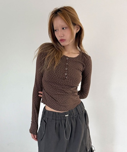 4INT. tシャツ 星柄 スナップボタン ヘンリーネック ロングスリーブ T