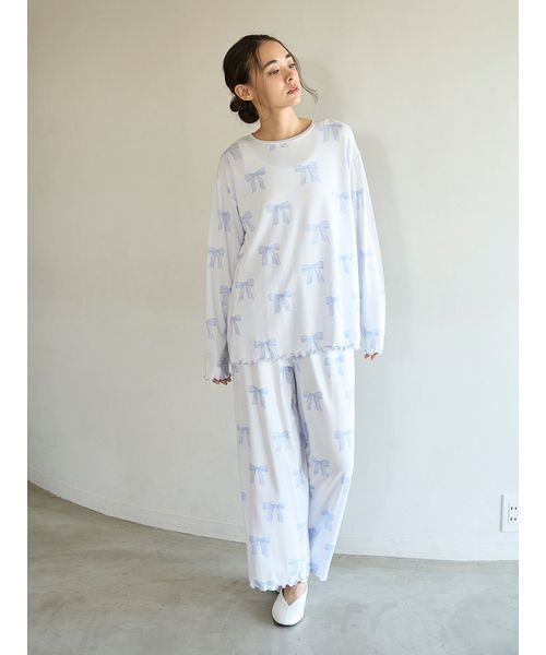 新品タグ付き　上下セット　ジェラートピケ　リボン柄　ふわもこ　ルームウェア ジェラートピケ gelato pique リボン柄ロングパンツ （OWHT