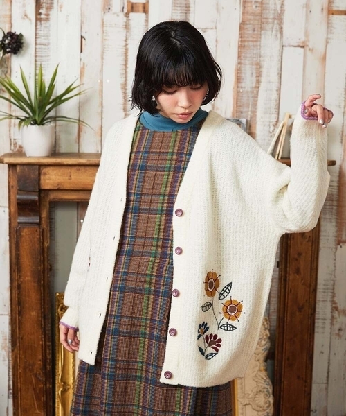 Jocomomola（ホコモモラ） カーディガン Calle de Bordadores フラワー