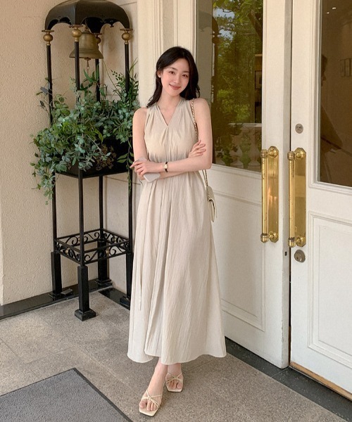 Aelina ワンピース ホルターネックベルト付きワンピース : ZOZOTOWN