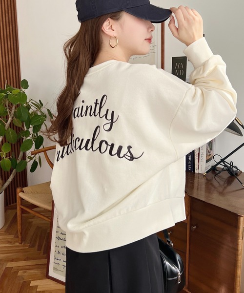 美品　ボリュームスウェット moment+ トレーナー スウェット 裏毛オーバーサイズロゴ刺繍スウェット