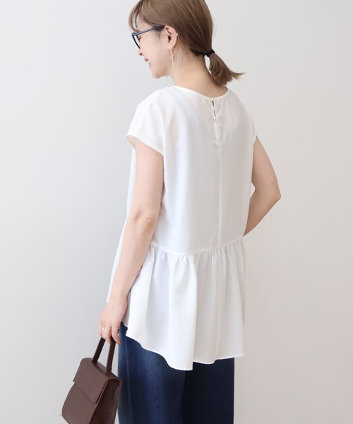 【ほぼ新品】AMERI アメリ ウェーブスリーブぺプラムブラウス Ameri（アメリ）の「2WAY DOT SLEEVE BLOUSE（シャツ/ブラウス