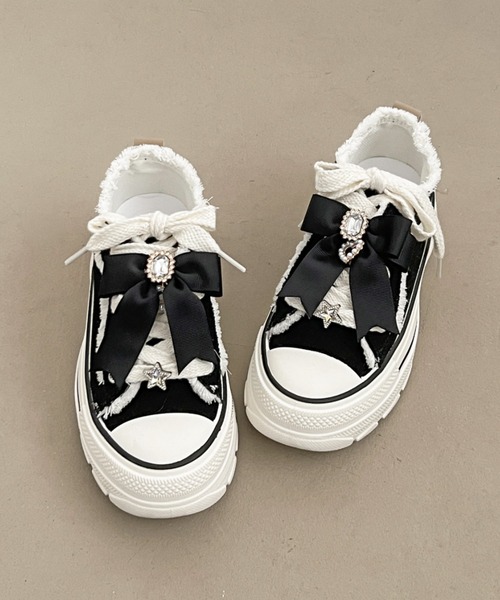 Shoes in Closet（シュークロ） スニーカー 軽量厚底 デコチャーム付 