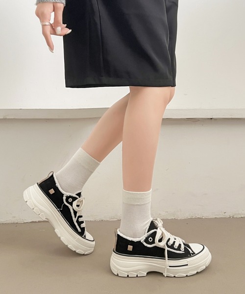 Shoes in Closet（シュークロ） スニーカー 軽量厚底 デコチャーム付 