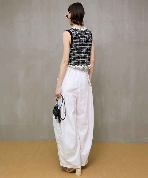 【新品未使用】メゾンドドルチェchaleur vest ホワイト ニットベスト WHYTO（ホワイト） ベスト レディース WHYTO. V Slit Knit best V