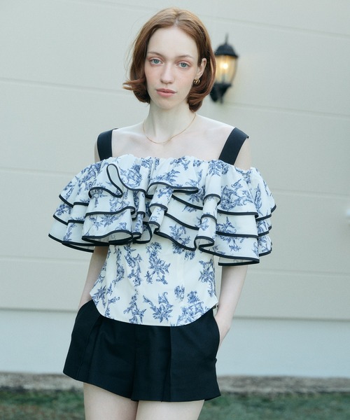OFF SHOULDER JOUY FRILL TOPS レディースの画像
