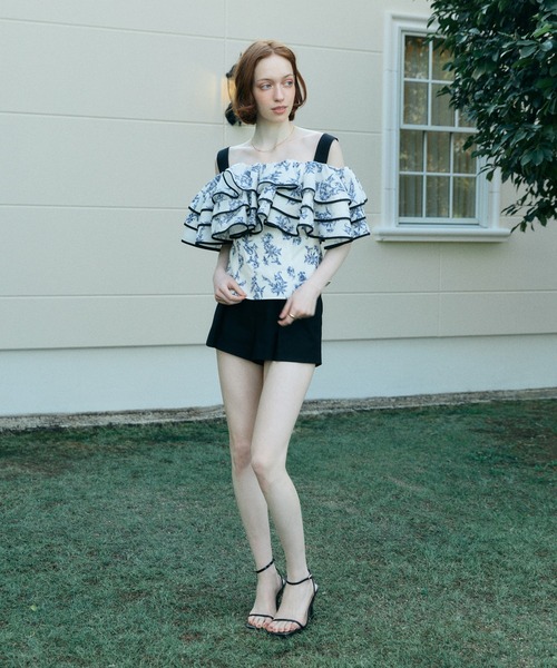 OFF SHOULDER JOUY FRILL TOPS レディースの画像