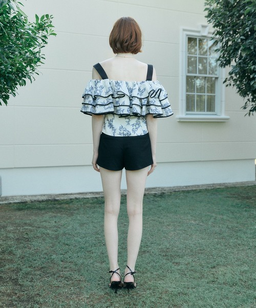 OFF SHOULDER JOUY FRILL TOPS レディースの画像