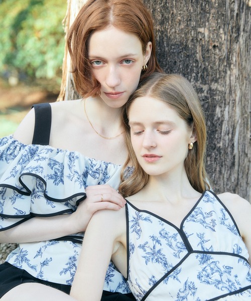 OFF SHOULDER JOUY FRILL TOPS レディースの画像