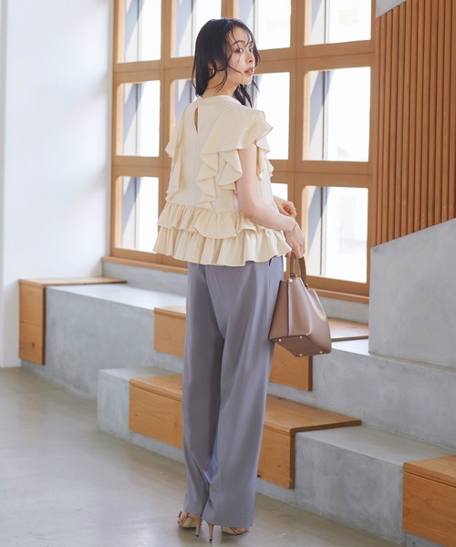 ルイルエブティック RUIRUE BOUTIQUE フリルデザインペプラムトップス （ベージュ） ルイルエブティック RUIRUE BOUTIQUE フリルデザインペプラム