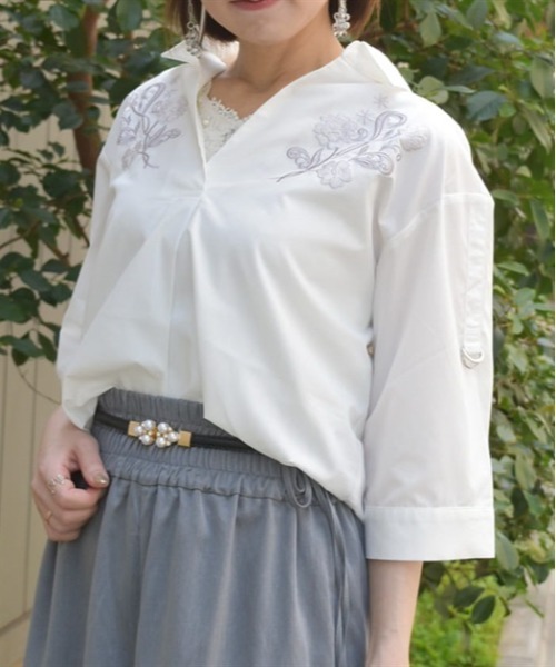 axes femme（アクシーズ ファム） ブラウス シャツ 花刺繍スキッパー