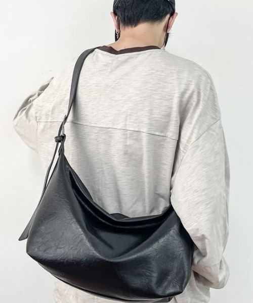 B.R.U ショルダーバッグ フェイクレザーショルダーバッグ メンズ