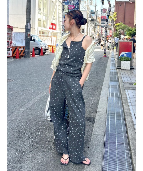 ワイドパンツ パンツ フラワーデザインコクーンラフパンツ レディースの画像