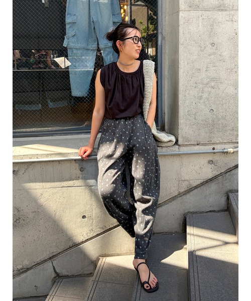 ワイドパンツ パンツ フラワーデザインコクーンラフパンツ レディースの画像
