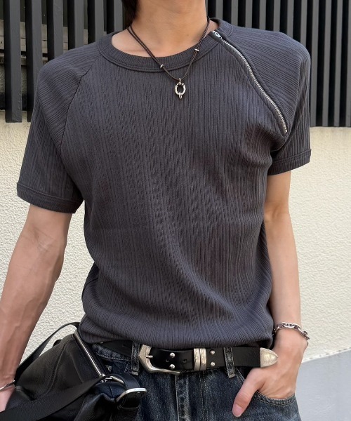 Chikashitsu+（チカシツプラス） tシャツ 「Chikashitsu +」side half