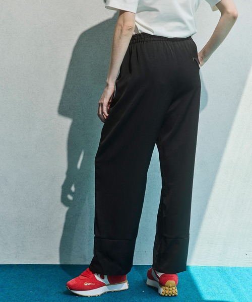 OMMO（オーエムエムオー） パンツ SATIN STRAIGHT PT レディース