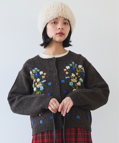 bulle de savon カーディガン ペルーハンドニット ブーケ刺繍