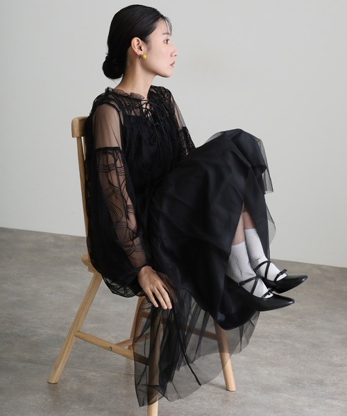 atlo（アトロ） ドレス 刺繍リボンエンブロイダリーレイヤードフレア