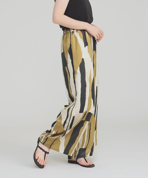 BEAMS　FLOWERプリントパンツ　36 Demi-Luxe BEAMS（デミルクス ビームス）の「Demi-Luxe BEAMS